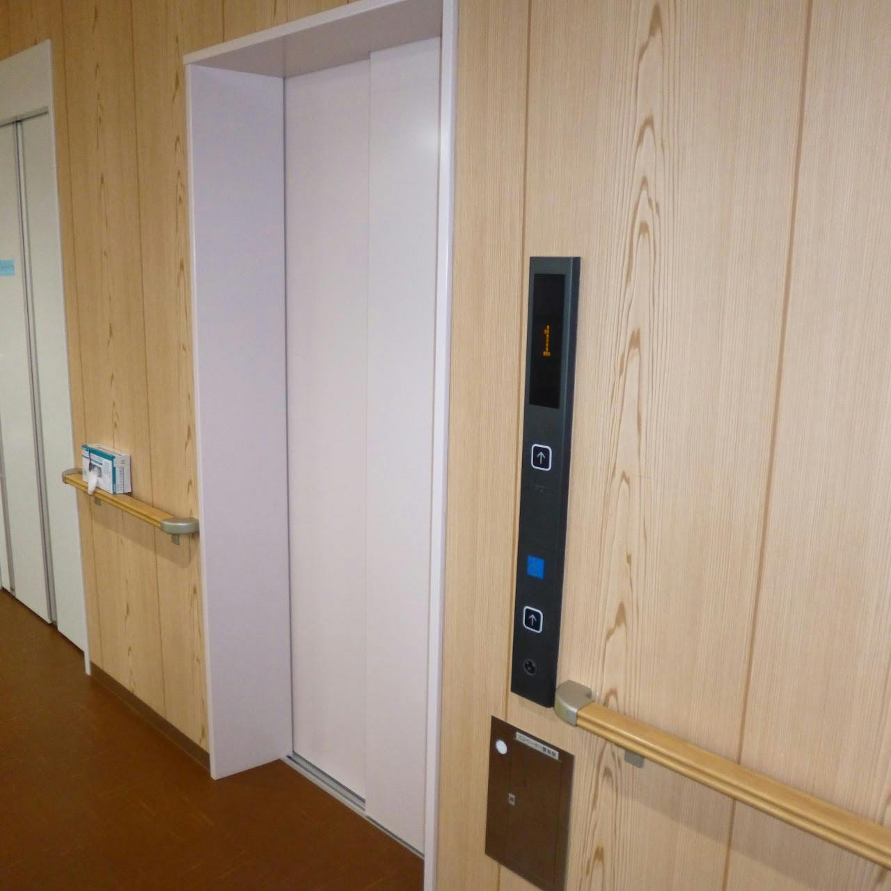 老人ホームパタカラ陽光台 エレベーターホール