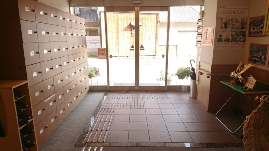 そんぽの家 交野駅前 玄関