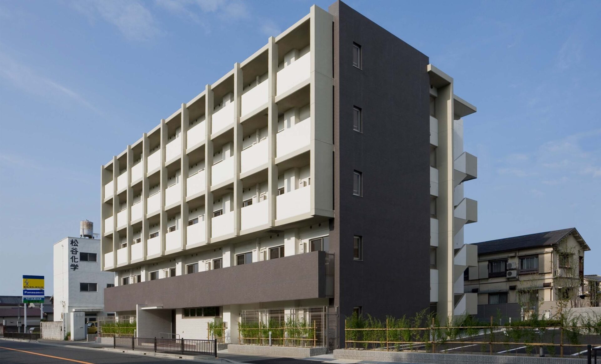 フィオレ・シニアレジデンス川西 外観