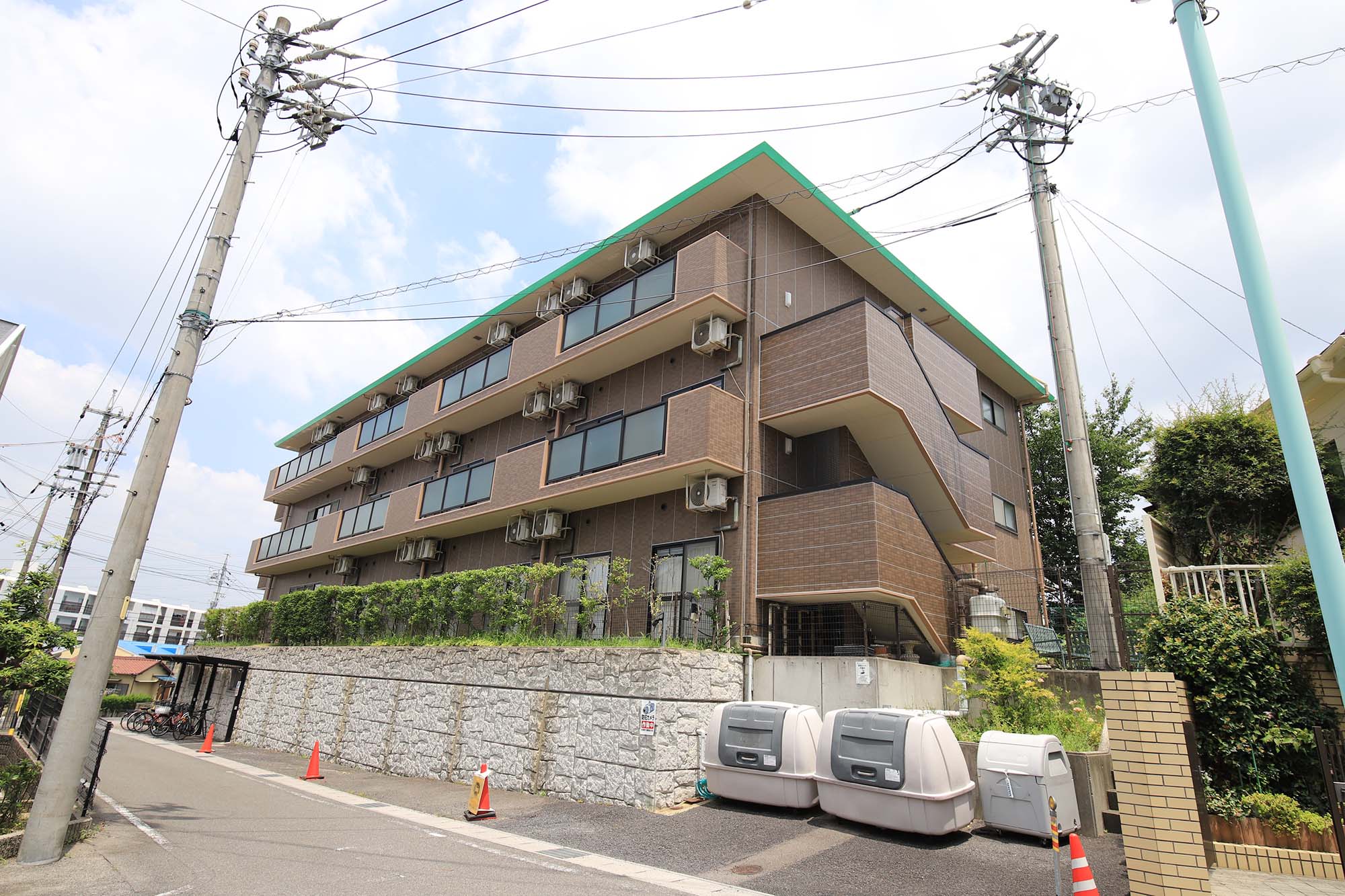 ラ・プラス青山 外観