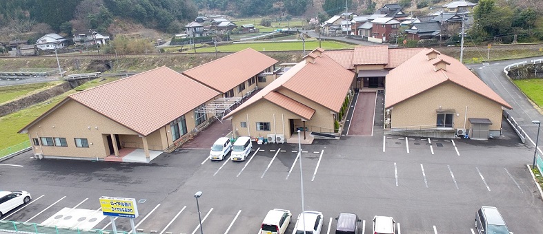 有料老人ホーム ロイヤル直川 全景