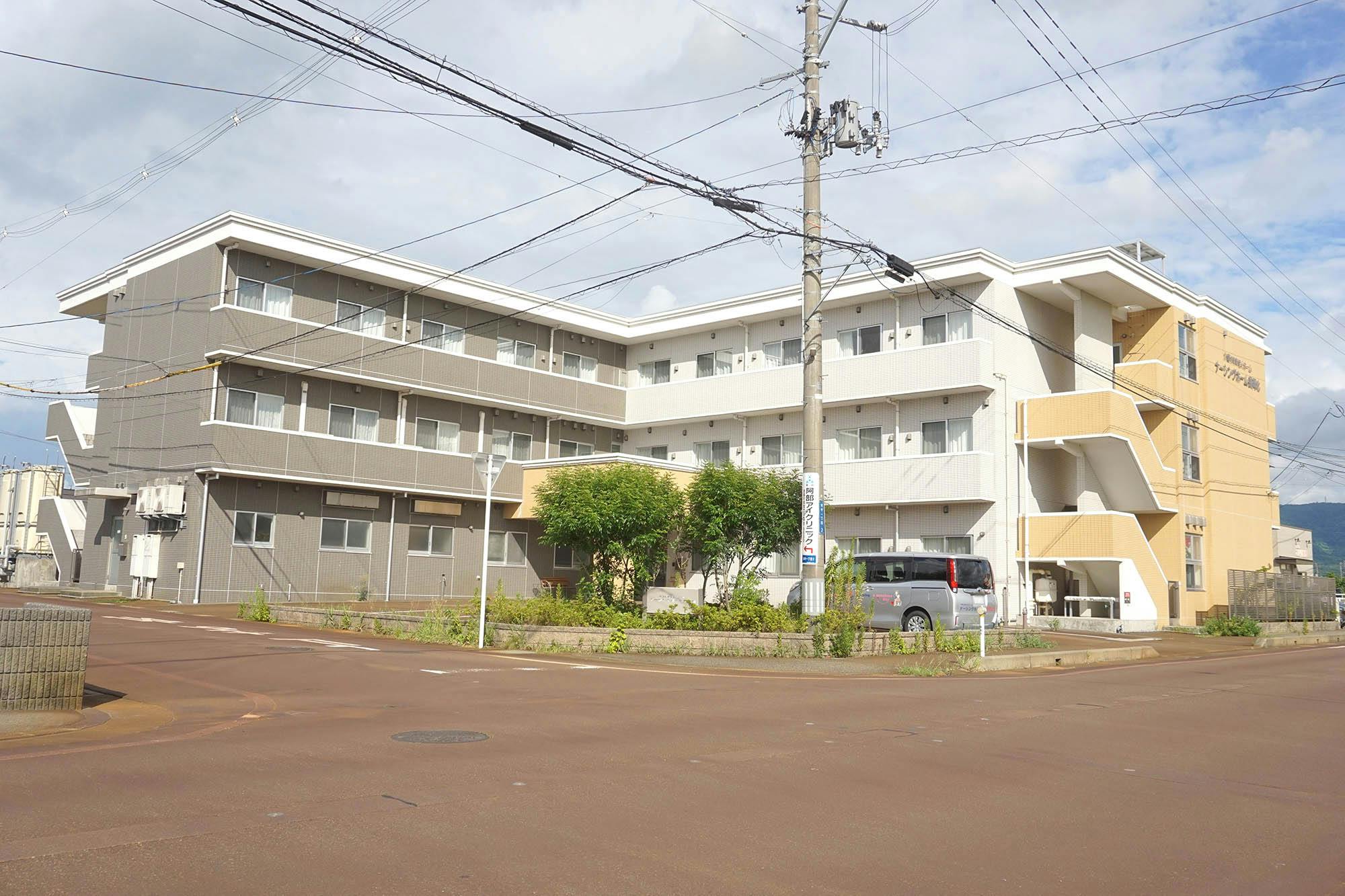 介護付有料老人ホーム ナーシングホーム長岡北 外観