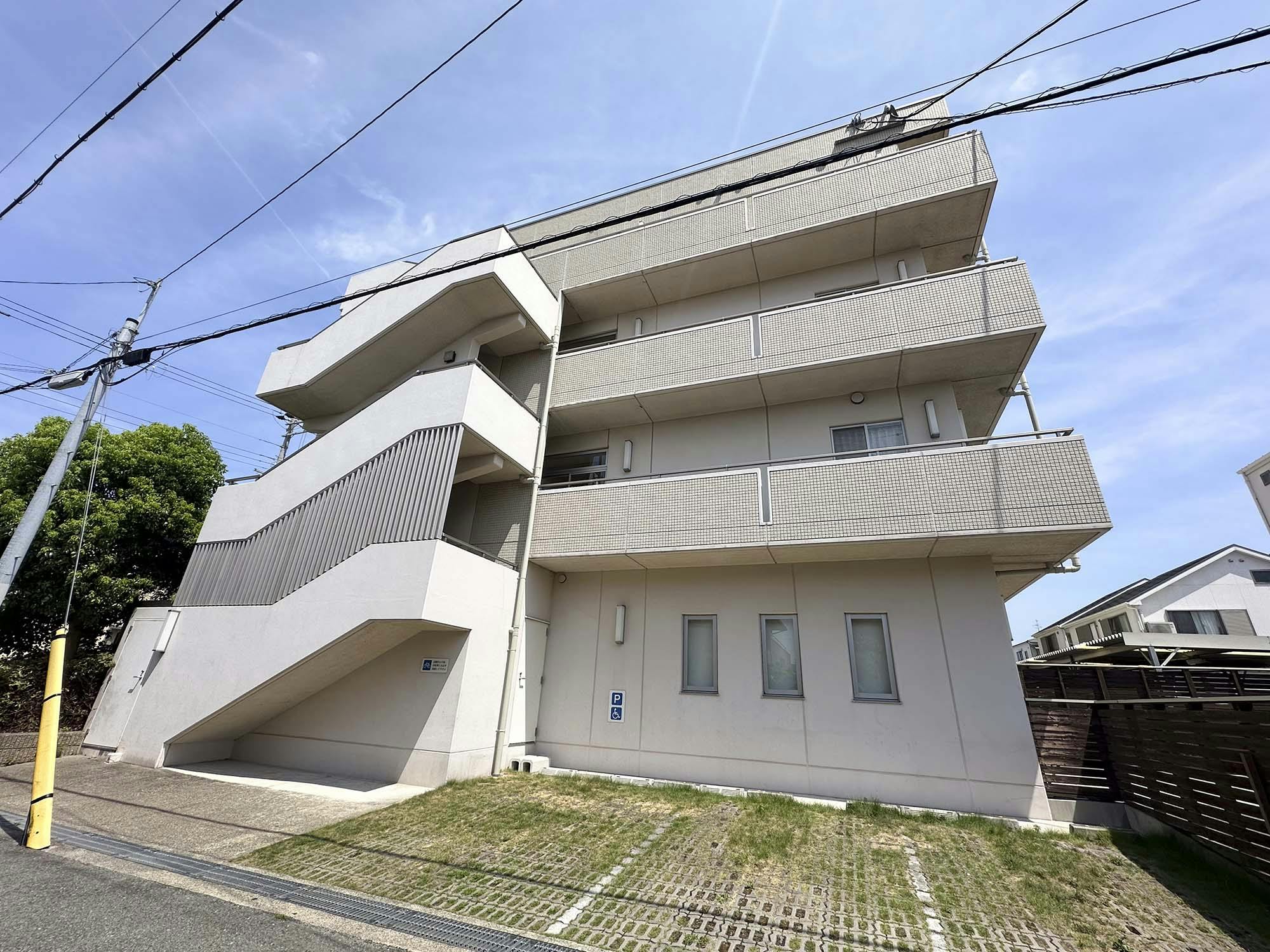 パームコートまつばら 外観