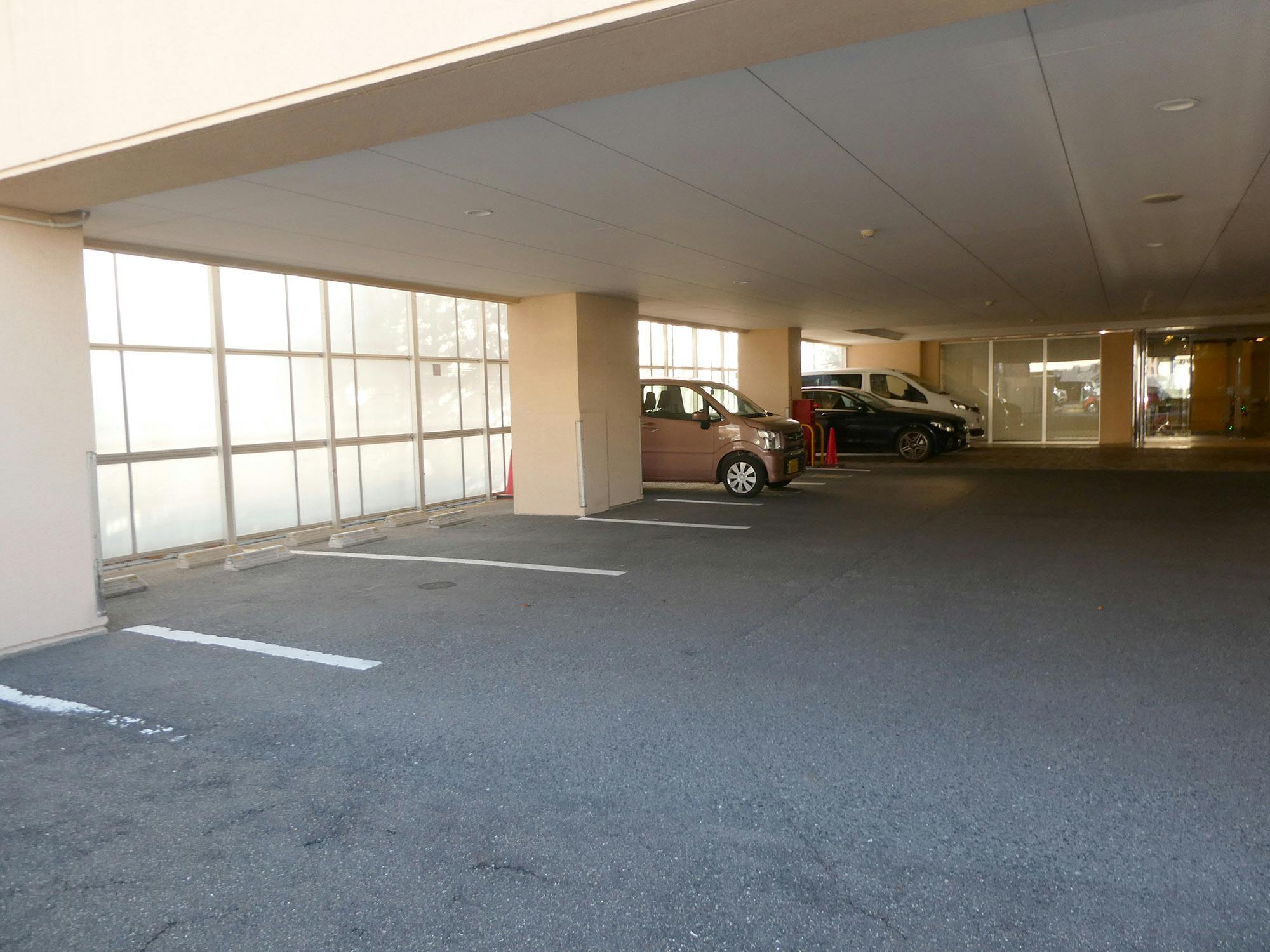 介護付有料老人ホーム パークサイドコート 駐車場