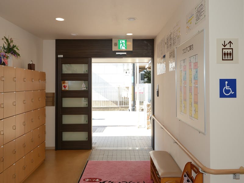 グループホームたのしい家木川東 正面玄関