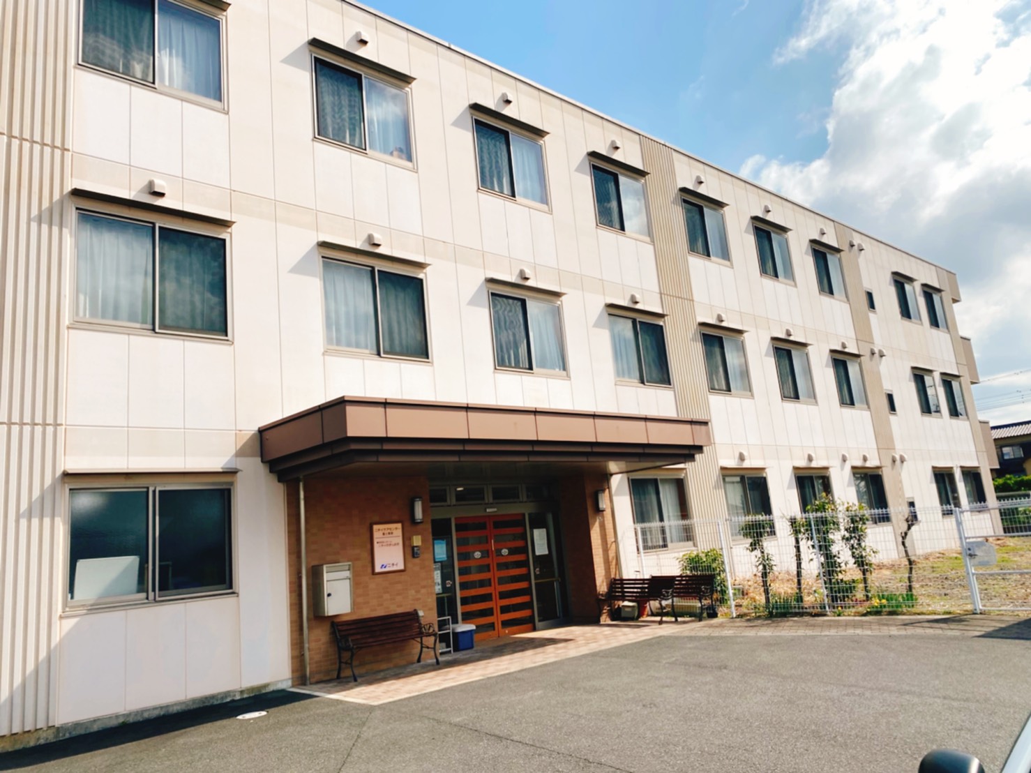 ニチイケアセンター富士厚原 外観