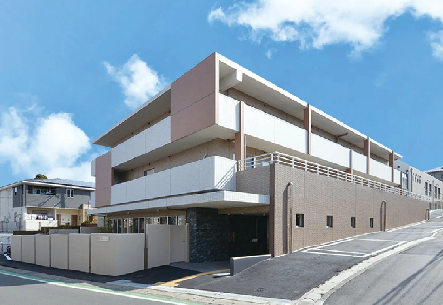 サニーステージ二俣川 外観