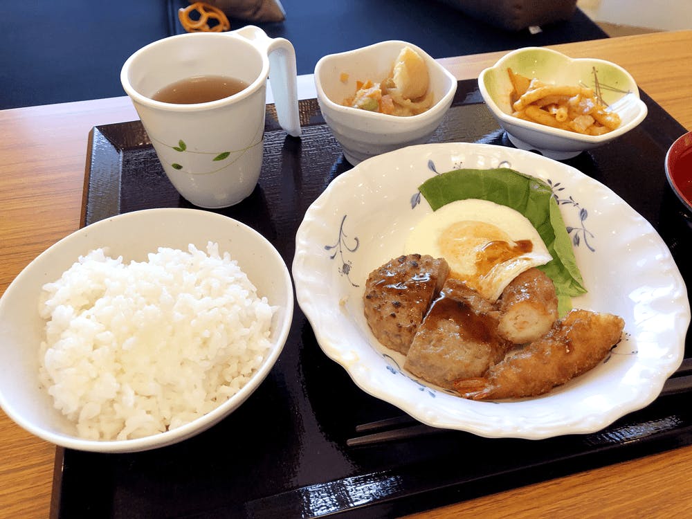 リラフィール彩都 洋風定食
