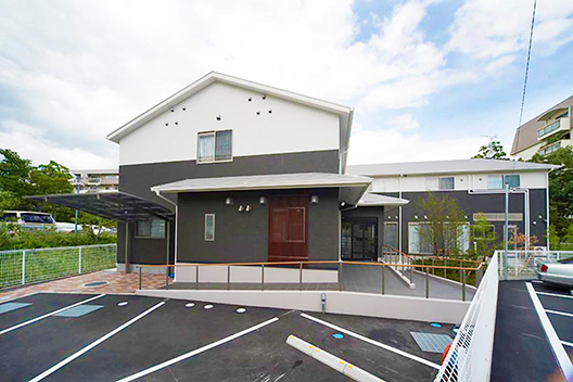 エイジフリーハウス枚方香里 外観