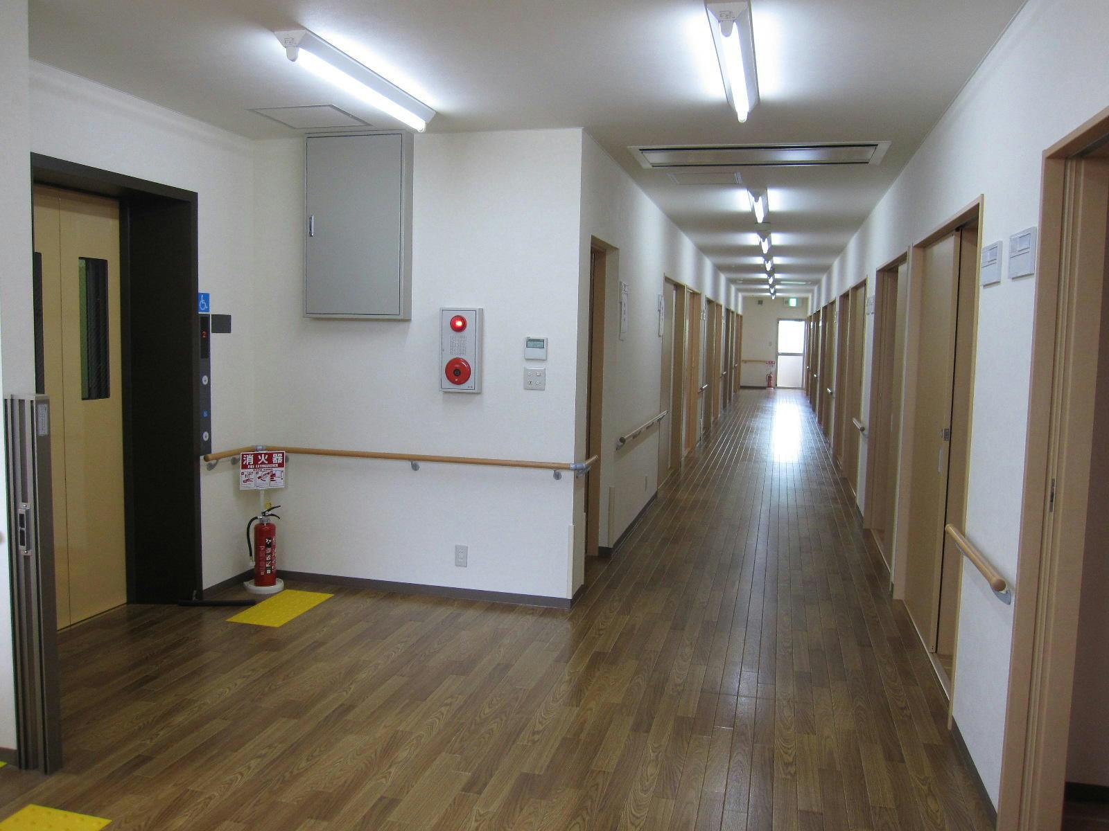 ライフパートナー深井 廊下