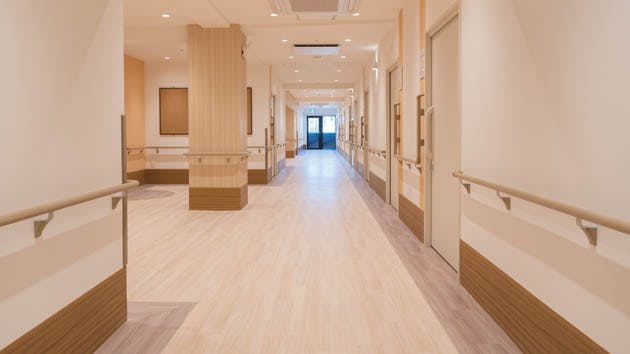 応援家族 福生 廊下