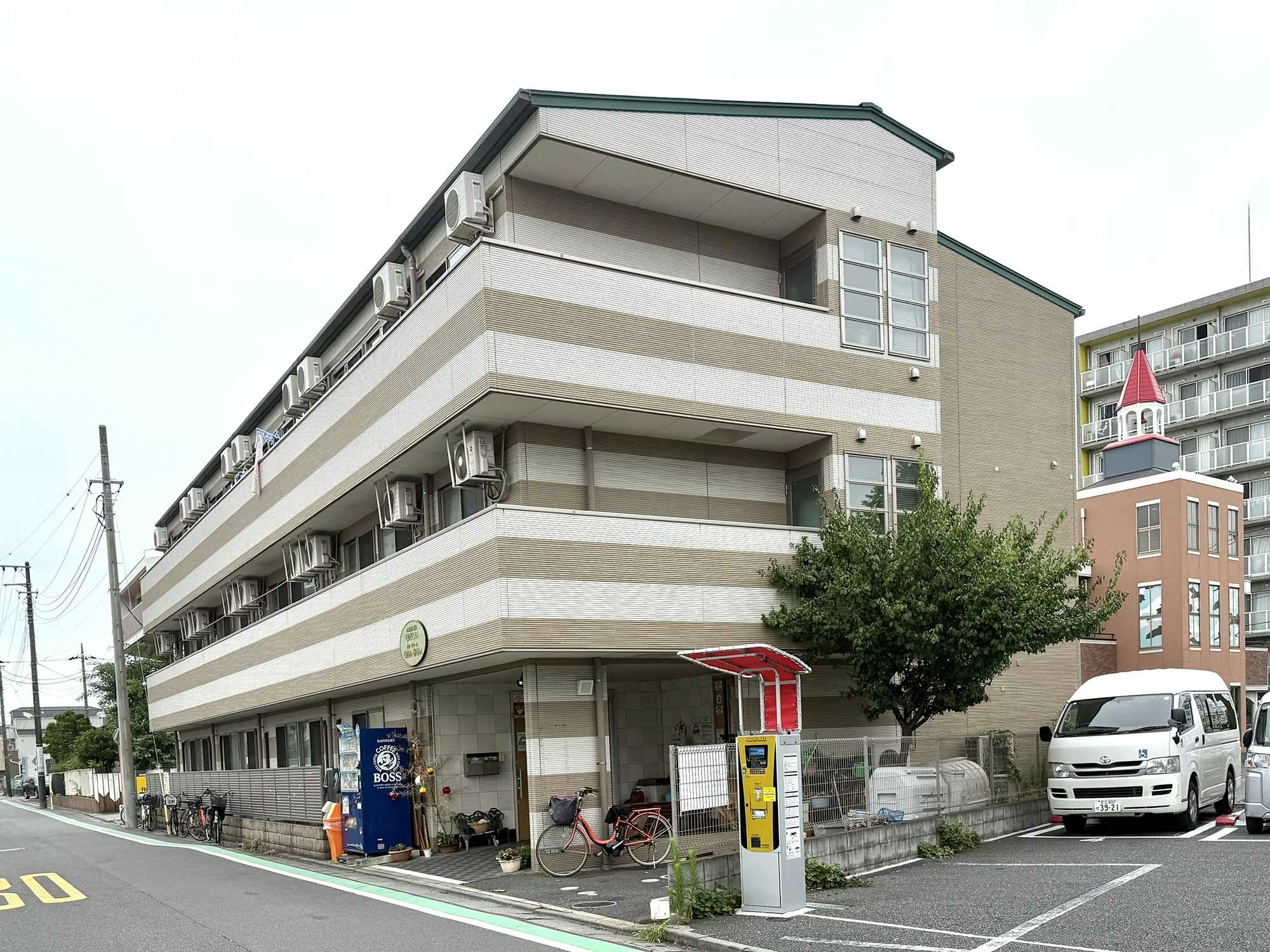 助さん格さん 外観
