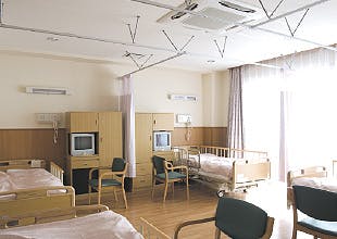 医療法人財団立川中央病院介護老人保健施設アルカディア 4人部屋