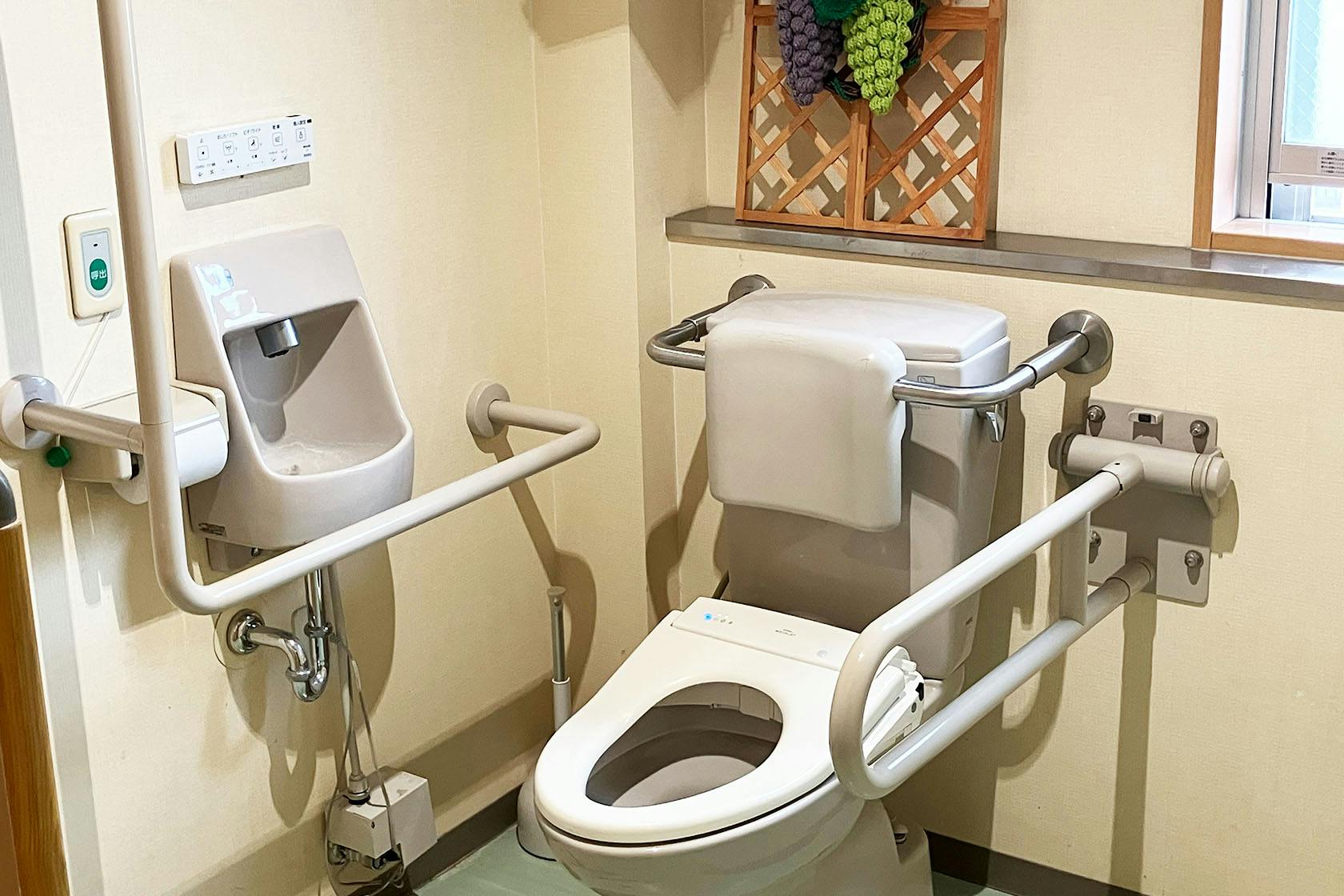 グループホームソラスト柏原 トイレ