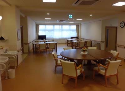ハートフルケア長岡美沢 しなの館 フロアーリビング