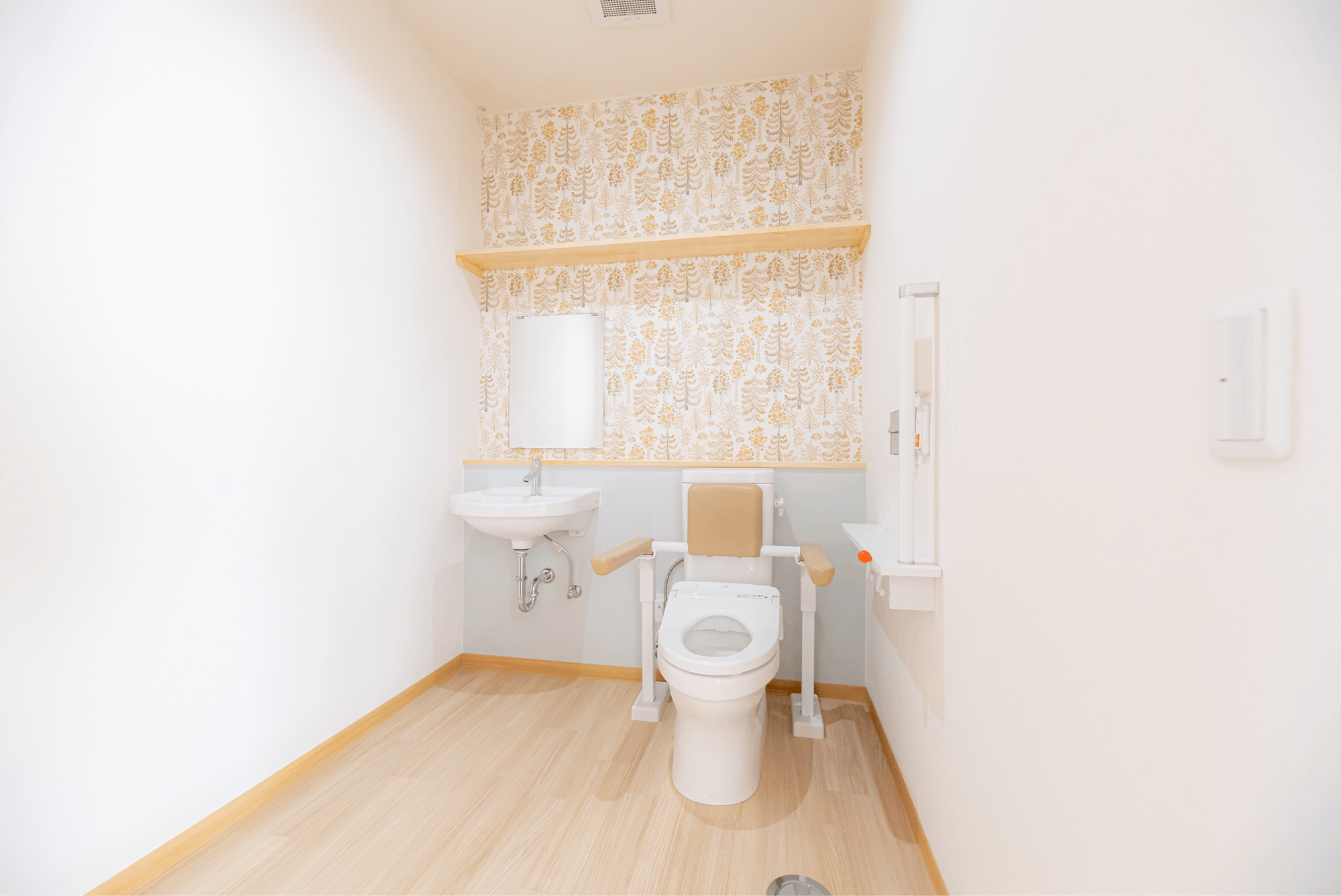 アースケア前橋朝倉の里 共有トイレ