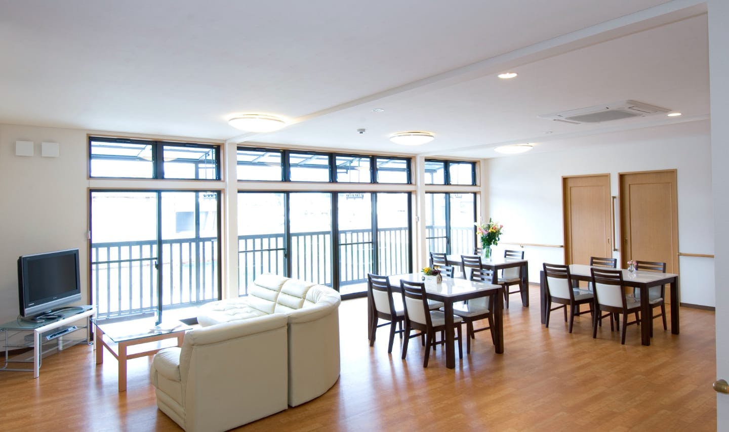 グランメゾン輪舞館大津真野 食堂兼リビング