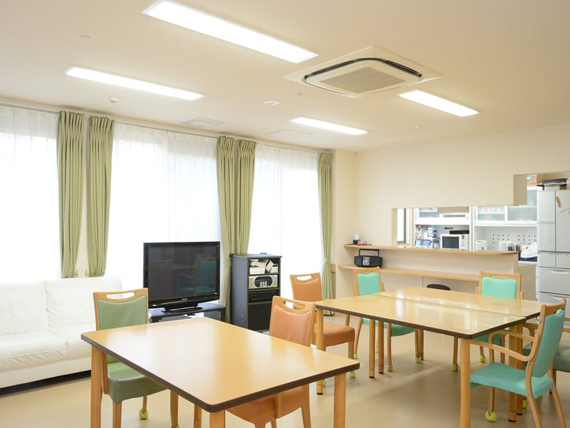 グループホームたのしい家高雄 大食堂・居間