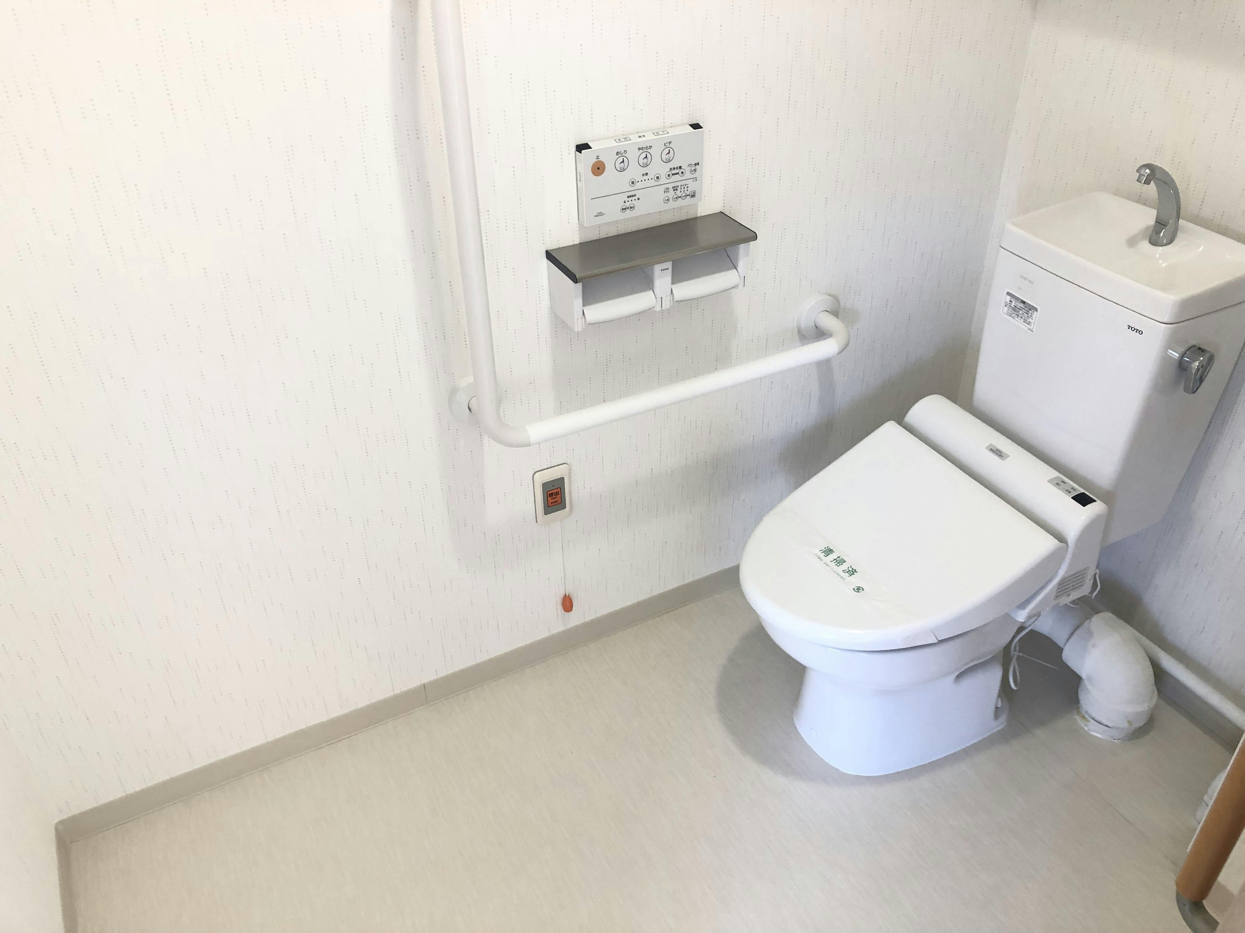 ココファン柏豊四季台 居室トイレ
