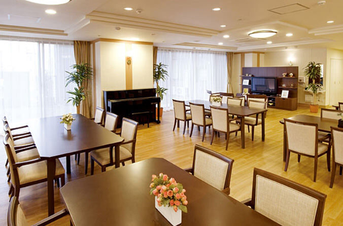 SOMPOケアラヴィーレ世田谷船橋 食堂