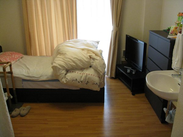 ゆうゆう初芝 居室