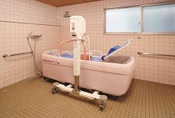 そんぽの家 東大阪日下 機械浴室