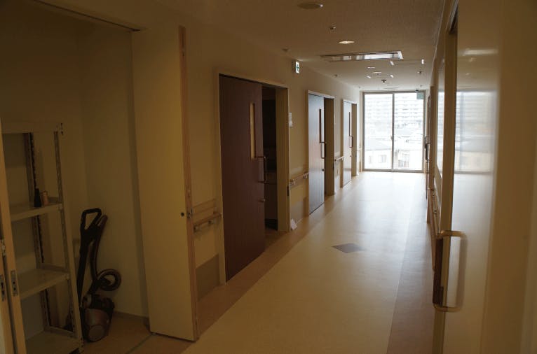 サービス付高齢者向け住宅あすか箕面 2階廊下