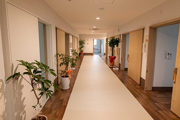 ナーシングホーム三つの鳳 廊下