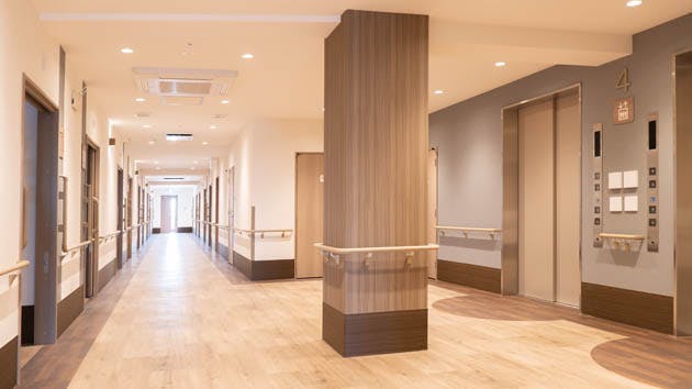 応援家族 福生 エレベーターホール