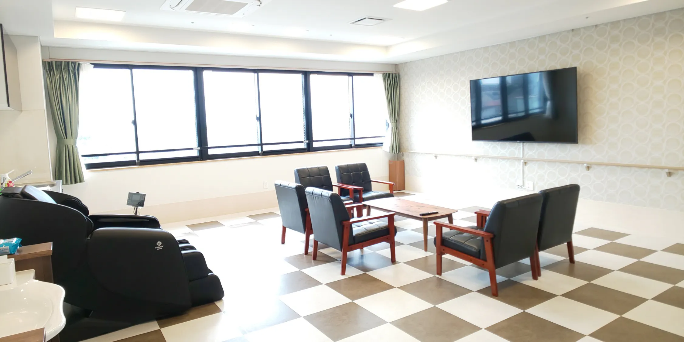 サービス付き高齢者向け住宅サングレイス本町 多目的ルーム