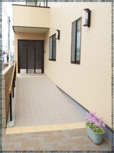 グループリビングめだかの里 玄関