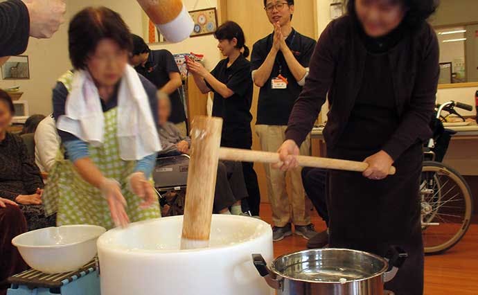 ヒューマンライフケア入間グループホーム お餅つき