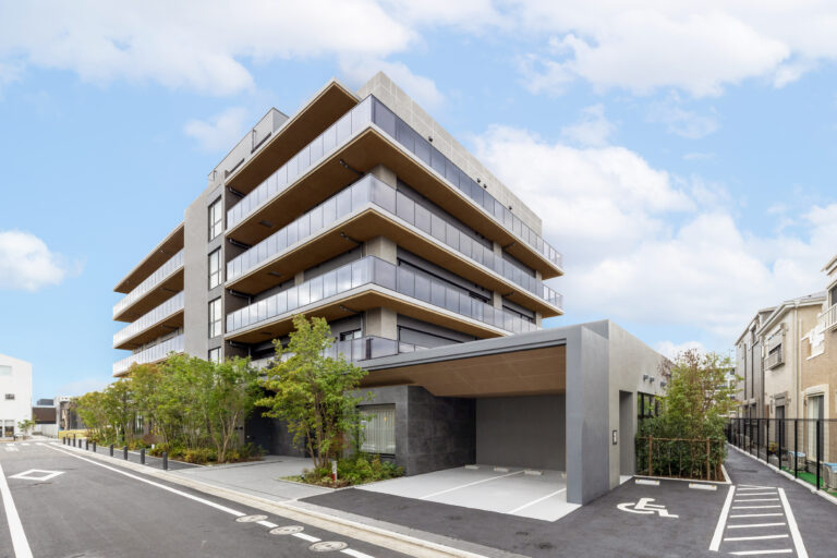 アズハイム足立六町 外観