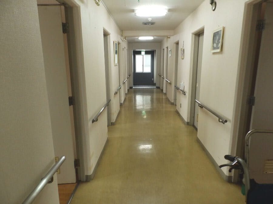 住宅型有料老人ホーム お年寄りお世話の家 廊下