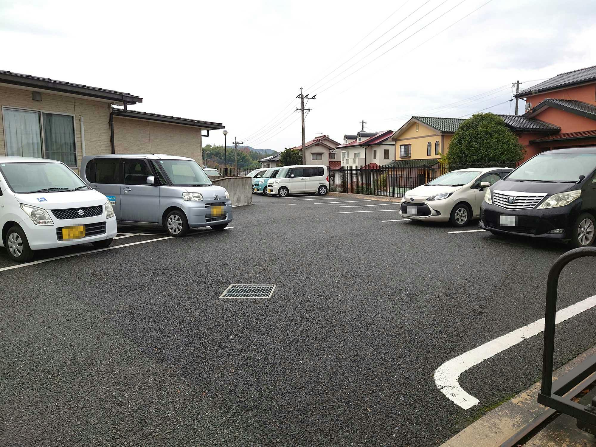 グループホームあかいけ 駐車場