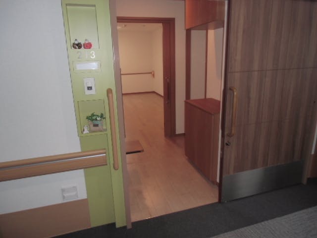 サービス付き高齢者向け賃貸住宅パレ・ルーチェ仲間町 居室玄関