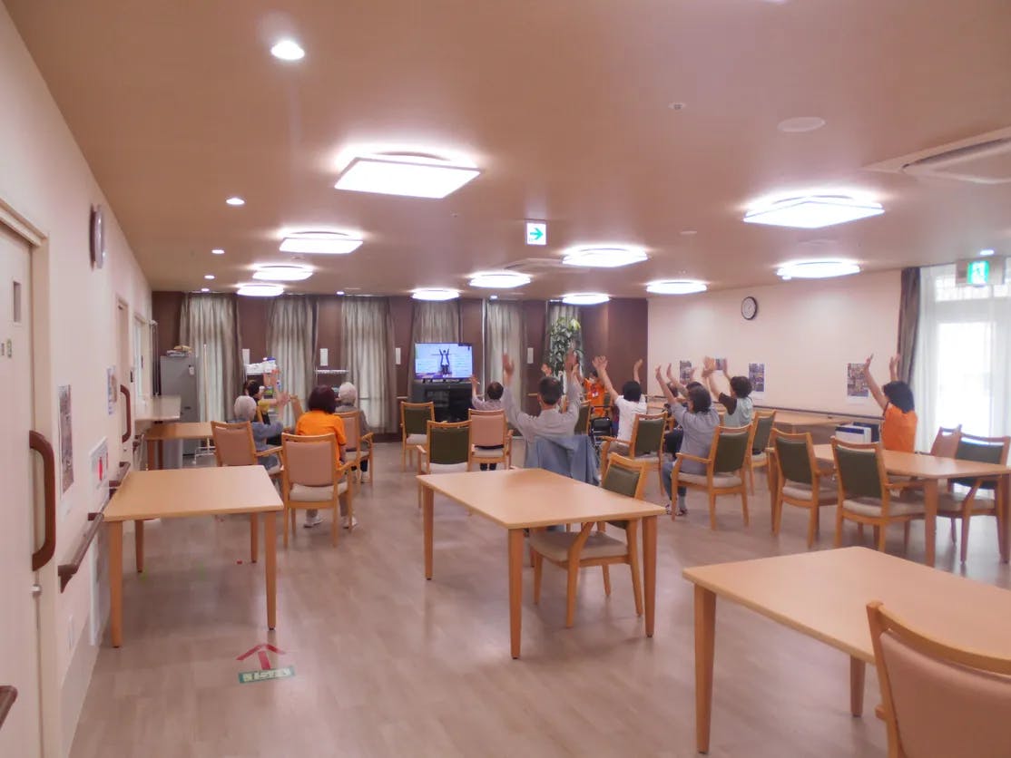 ココファン鶴川駅前 体操