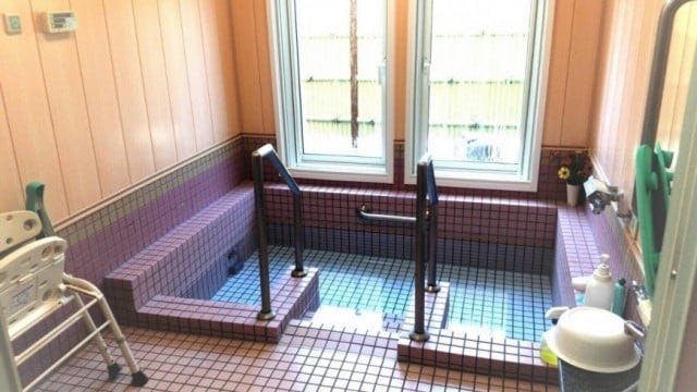 東6条の金さん銀さん 1階浴室