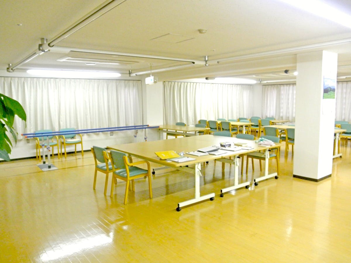 介護付有料老人ホームもえぎ野の杜 食堂兼機能訓練室