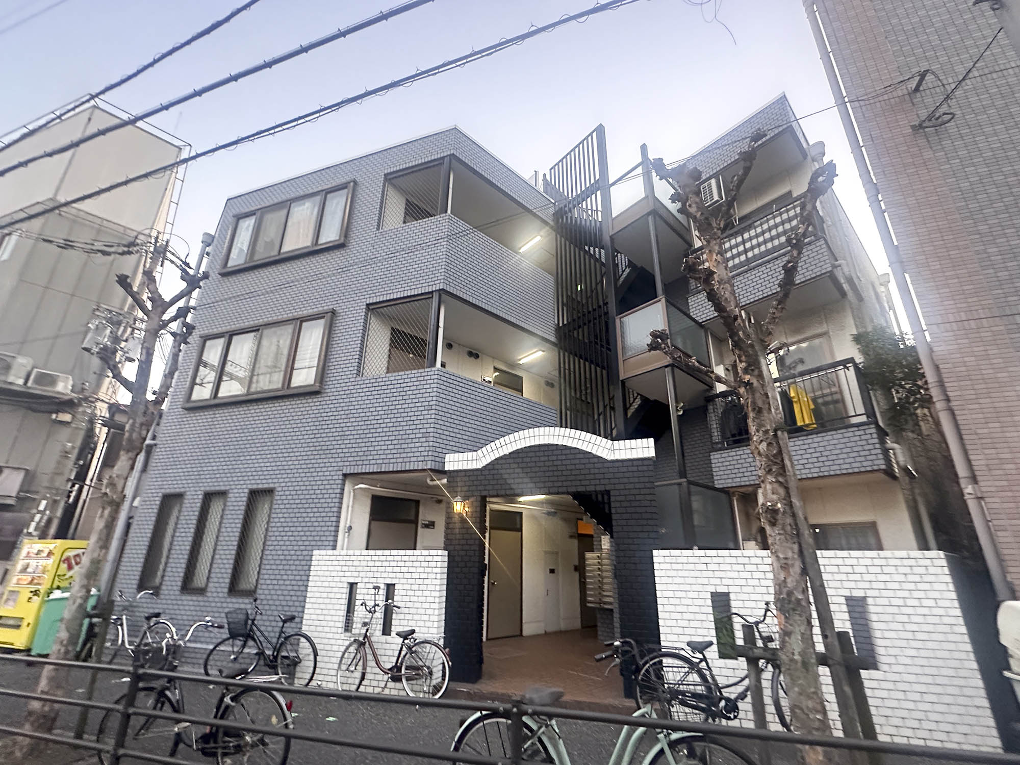 エーアンドシーハイツ俊徳道 外観