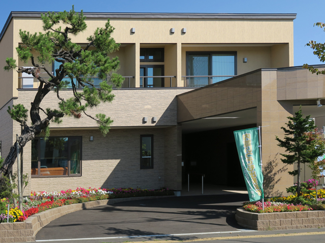 サービス付き高齢者向け住宅かえで 外観