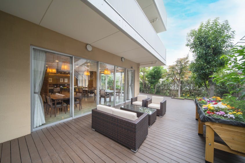 リハビリホームグランダ哲学堂公園 ウッドデッキ