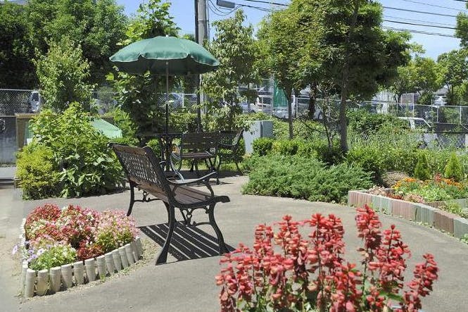 ボンセジュール荏田 庭