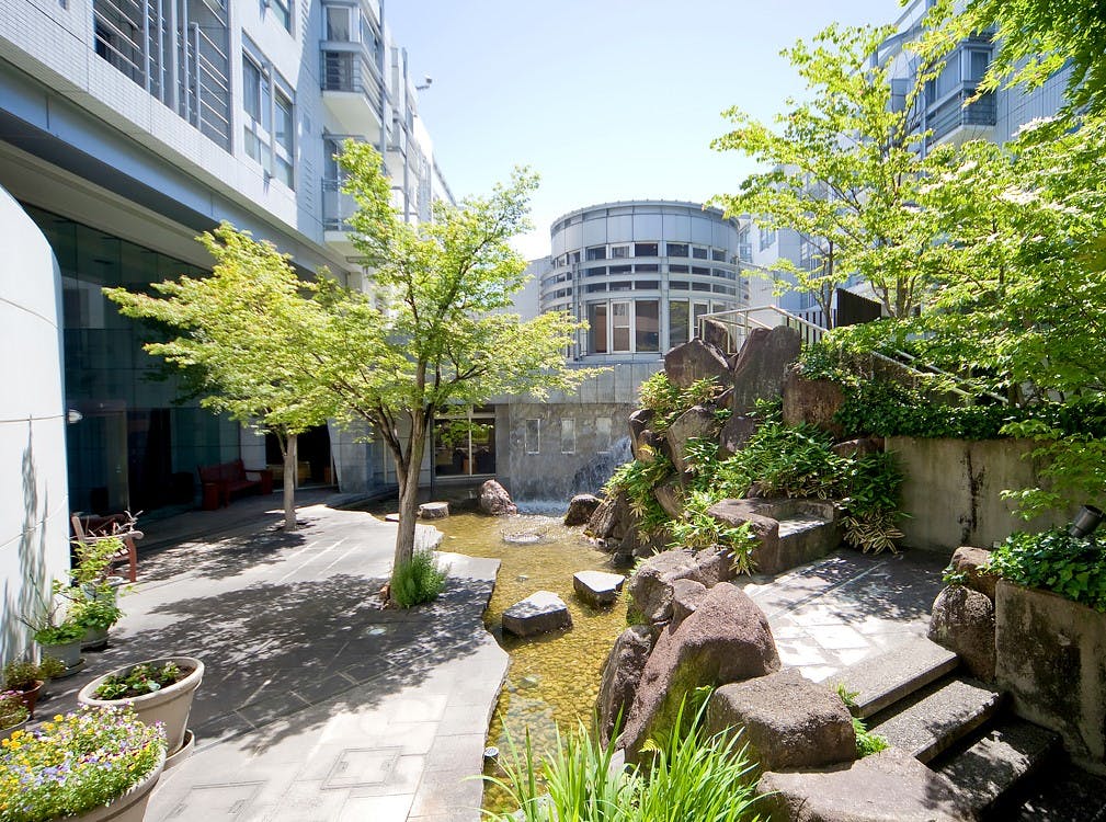 モーニングパーク主税町 中庭