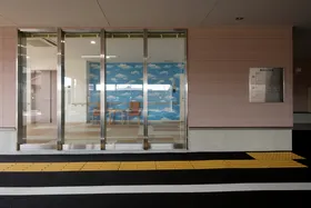 アイリス港南 玄関