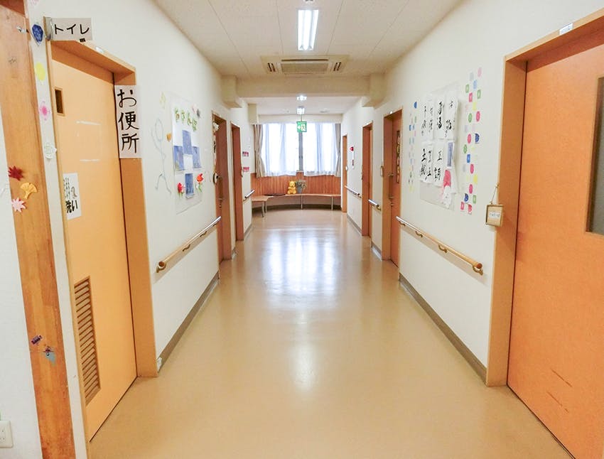 愛の家グループホーム大宮櫛引 廊下