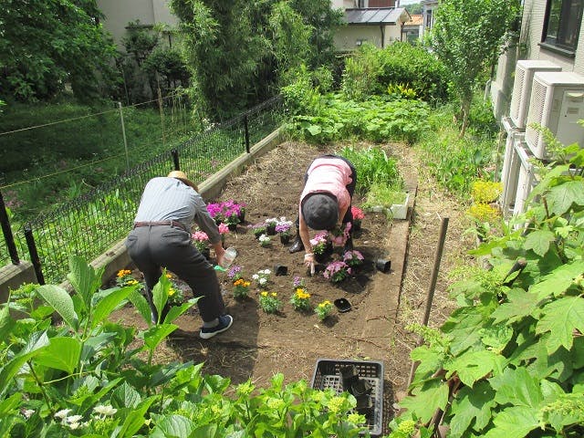 ニチイケアセンター綾瀬寺尾 花壇整備