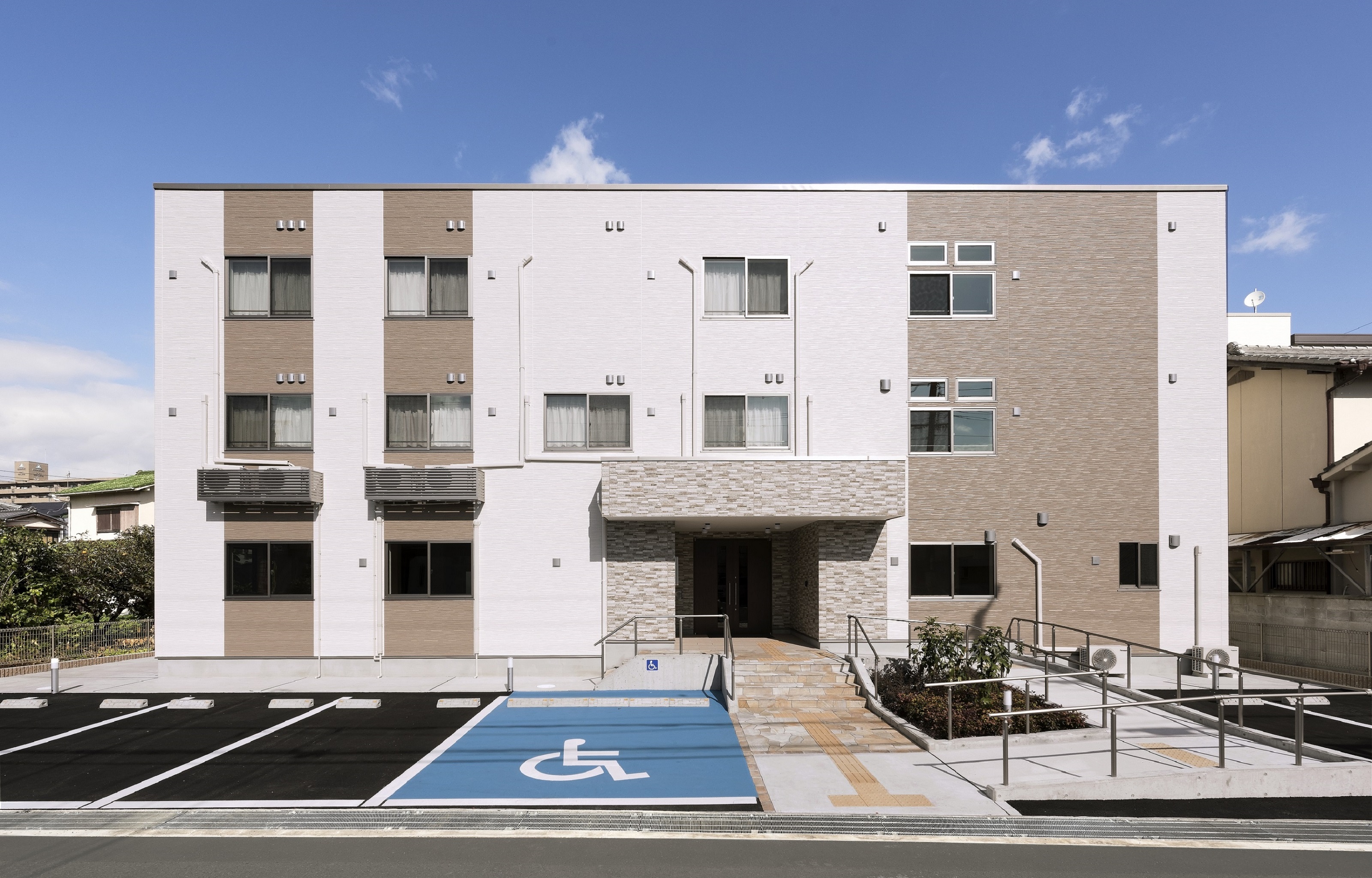 ロイヤルケア向陽太田 外観