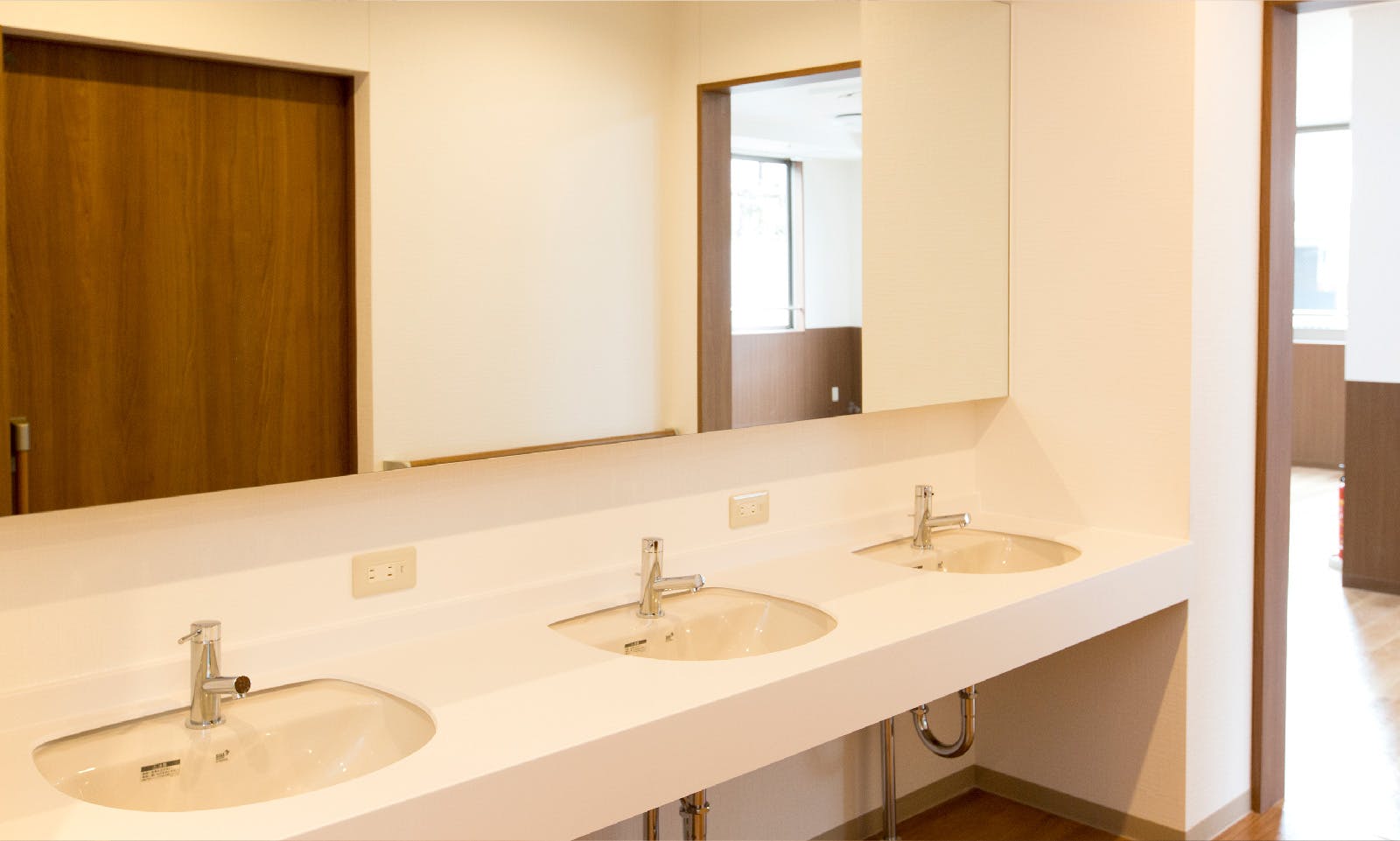 サービス付き高齢者住宅スマイル本荘 洗面台