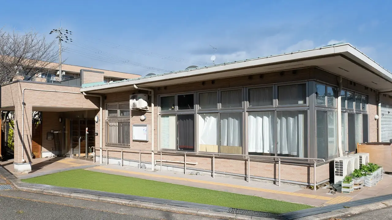 住宅型有料老人ホーム有料老人ホームスマイルパワーピース 外観